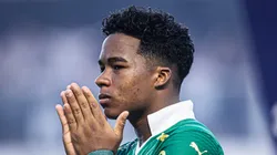 Endrick concentrado no primeiro jogo da final entre Santos e Palmeiras.