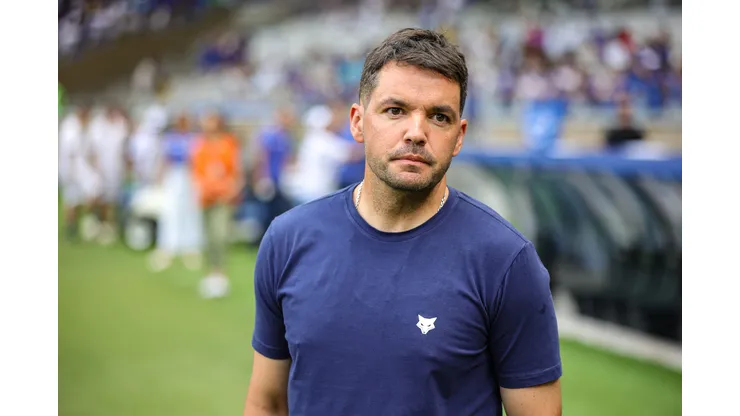 Nicolás Larcamón foi apontado como o responsável pela derrota do Cruzeiro. (Foto: Gilson Lobo/AGIF)