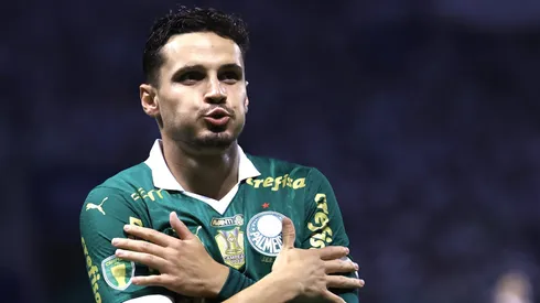 Raphael Veiga comemorando o gol contra o São Paulo no Allianz Parque.