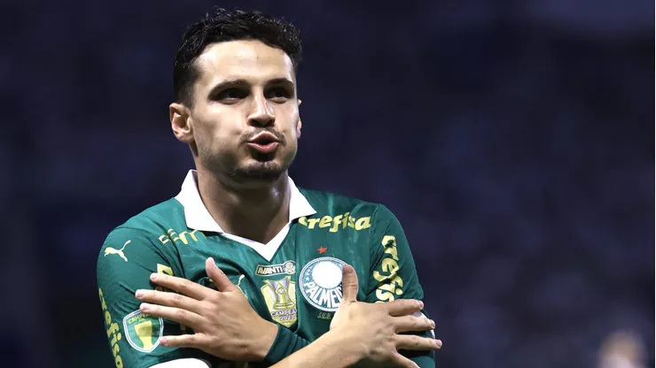 Raphael Veiga comemorando o gol contra o São Paulo no Allianz Parque.