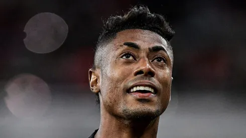 Bruno Henrique comemora seu gol pela final do Carioca 2024. Atacante é assunto na web.