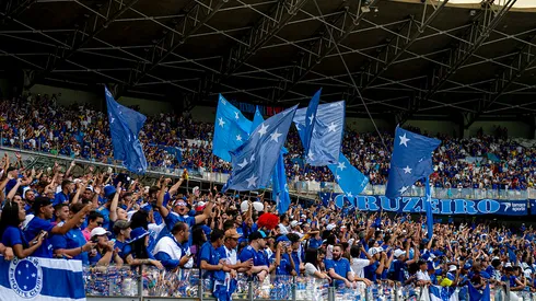 Torcedores do Cruzeiro batem recorde de público do novo Mineirão.