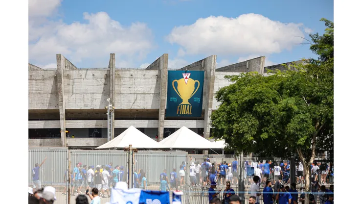 Área externa do Estádio do Mineirão. (Foto: Gilson Lobo/AGIF)
