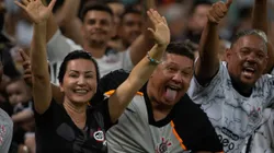 Torcida do Corinthians em partida do Campeonato Brasileiro na Arena Pantanal.