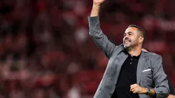 Artur Jorge deve ganhar reforços para a defesa no Botafogo. (Foto: Maja Hitij/Getty Images)