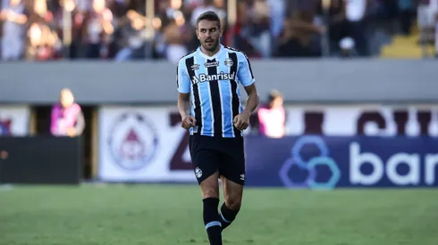 Zagueiro perdeu espaço e ficou disponível no mercado de transferência