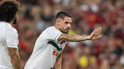 Renato Augusto e Marcelo em clássico contra o Flamengo. Foto: Thiago Ribeiro/AGIF