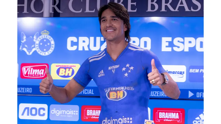 Marcelo Moreno tem o Cruzeiro na pele, como na apresentação para seu retorno em 2020.
