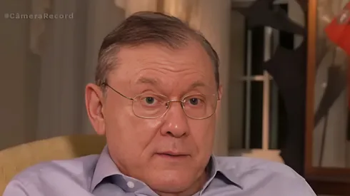 Milton Neves durante entrevista ao programa Câmera Record. Jornalista opina sobre a final do Paulistão. Foto: Reprodução/ Youtube