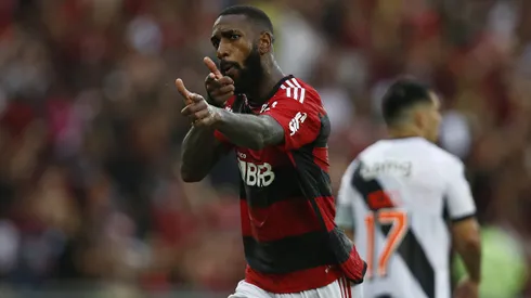 Gerson em atuação pelo Flamengo contra o Vasco da Gama (Foto de Wagner Meier/Getty Images)