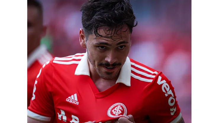 Maurício tem contrato no Inter até 2027, mas Palmeiras tem interesse de longa data no meia de 22 anos