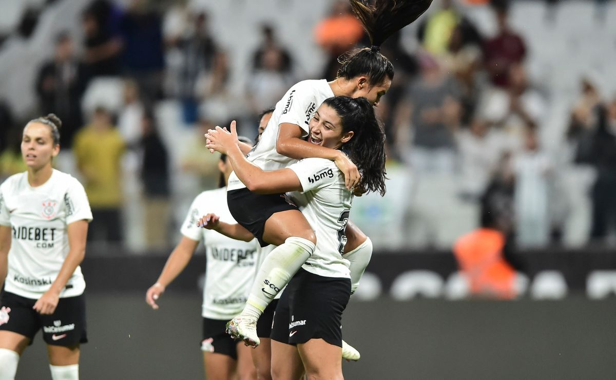 Corinthians lidera o Brasileirão Feminino com 100% de aproveitamento e ...
