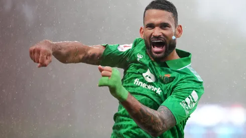 Willian José já marcou 14 gols na temporada pelo Betis e nega ter recebido proposta do Palmeiras até o momento