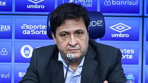 Com dificuldade para acertar a chegada de reforços e pedido de Renato, Grêmio recuou de negociação