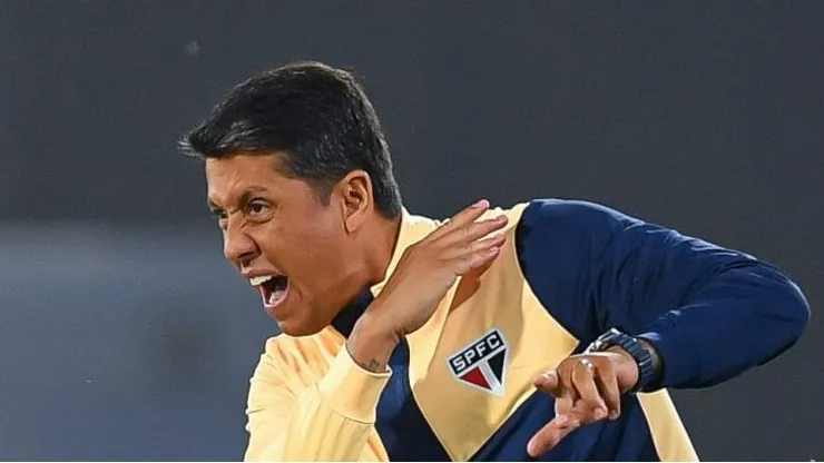 Carpini está sofrendo muita pressão no SPFC