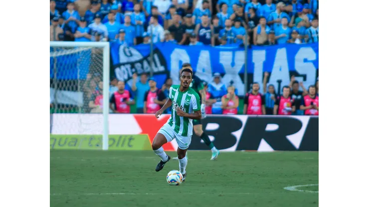 Caique é destaque do Juventude