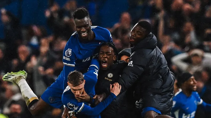 Time do Chelsea comemorando o gol da vitória de Palmer contra o United. Foto: Chelsea