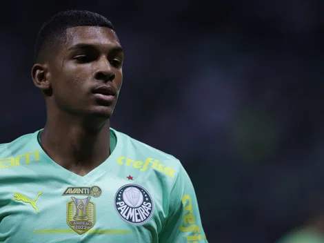 Liverpool e Monaco fazem pressão e staff de Luis Guilherme bate o martelo sobre saída do Palmeiras