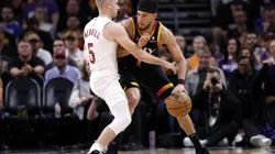 Devin Booker brilhou em jogo entre Suns e Cavaliers em Phoenix, pela temporada regular da NBA (Foto: Chris Coduto/Getty Images)