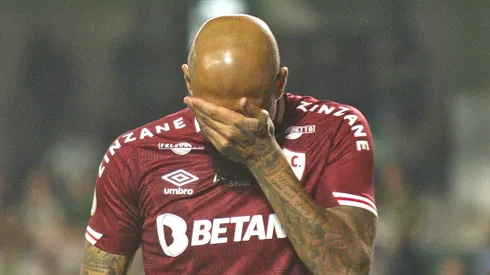 Jogador desabafou durante a entrevista sobre desempenho da equipe, mas valorizou ponto conquistado