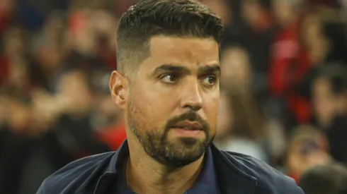 António Oliveira vem utilizando soluções caseiras para elevar nível do Corinthians