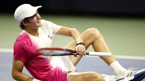 João Fonseca: eliminação precoce após final em Assunção (Foto: Sarah Stier/Getty Images)
