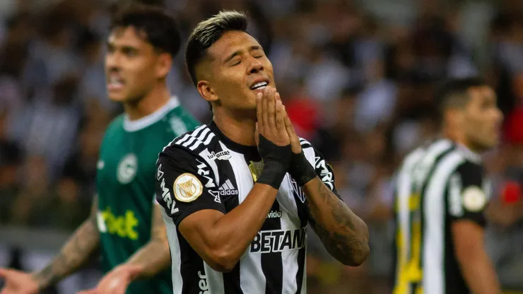 Zaracho, do Atlético, lamenta chance perdida contra o Goiás, pelo Brasileirão 2022 - Foto: Fernando Moreno/AGIF