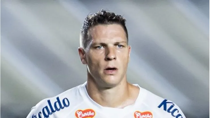 Julio Furch durante partida contra o Portuguesa pelo Paulistão 2024. Atacante é dúvida para a final diante do Palmeiras.