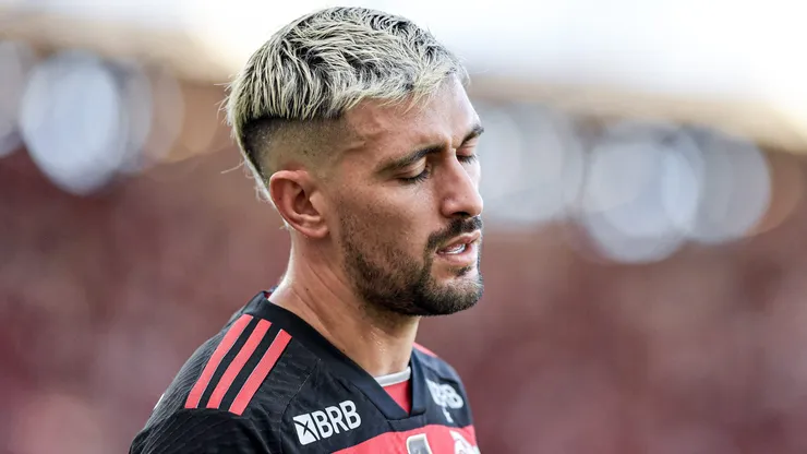 Arrascaeta foi quem sofreu a penalidade a favor do Flamengo.
