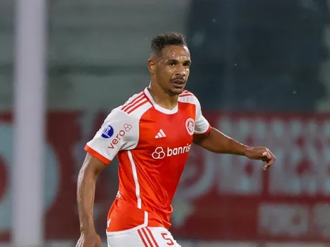 Fernando ‘alfineta’ Coudet após tropeço do Internacional na Sul-Americana: “Sou volante”