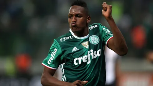 Yerry Mina fez sucesso no Palmeiras entre 2016 e 2017, mas pode retornar ao Brasil para ser rival do Verdão