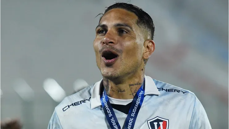Paolo Guerrero estava na LDU e chegou ao Cesar Vallejo em 2024. Santos decidiu pela sua não contratação