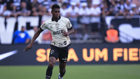 Félix Torres foi um dos nomes contratados para 2024. Ettore Chiereguini/AGIF.