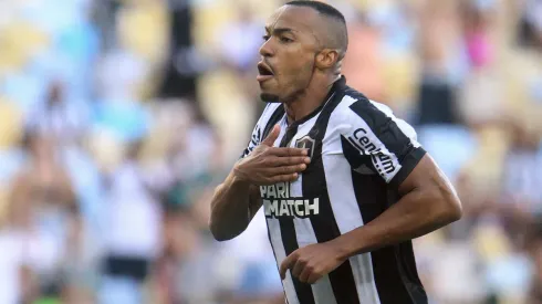 Foto: Vítor Silva / Botafogo - Marlon Freitas fica bem próximo do Vasco