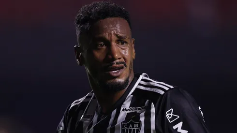 Edenílson é baixa de última hora no Galo