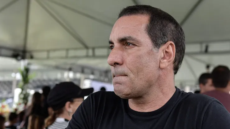 Edmundo desabafou sobre momento do Vasco e possibilidade de saída da 777