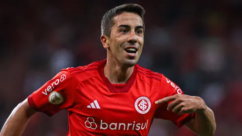 Carlos de Pena pode chegar de graça ao Santos.