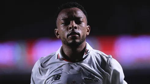 Welington, lateral do São Paulo, entrou no radar do Timão