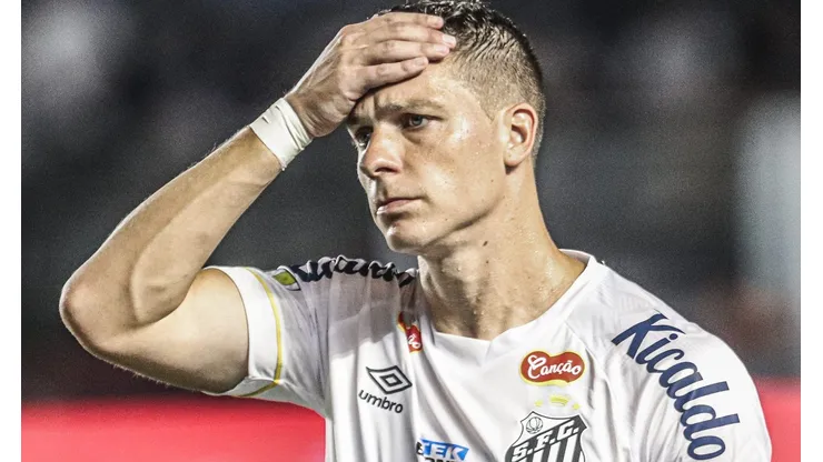 Furch deixou o gramado da Vila com possível lesão, no primeiro duelo da final