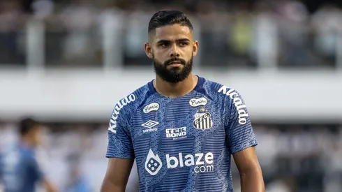 A saída do jogador vinha sendo especulada diante do interesse de outras equipes em sua contratação