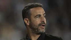 RJ - RIO DE JANEIRO - 08/05/2024 - COPA LIBERTADORES 2024, BOTAFOGO X LDU - Artur Jorge tecnico do Botafogo durante partida contra o LDU no estadio Engenhao pelo campeonato Copa Libertadores 2024.