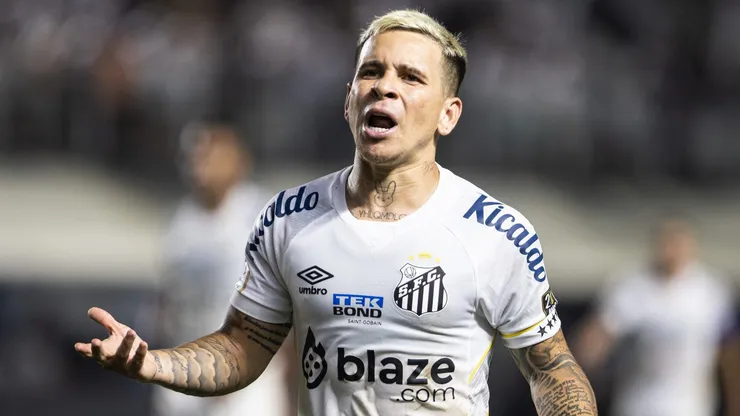 Soteldo está na lista de problemas do Santos.
