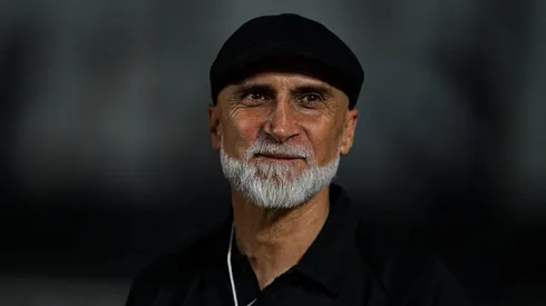 Treinador vem buscando a melhor formação para garantir bons resultados na equipe