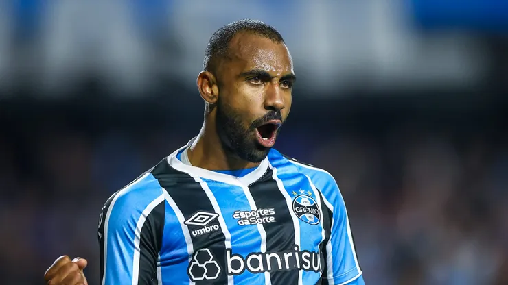 Galdino comemorando o seu tento anotado no Paraná. Foto: Lucas Uebel/Grêmio FBPA