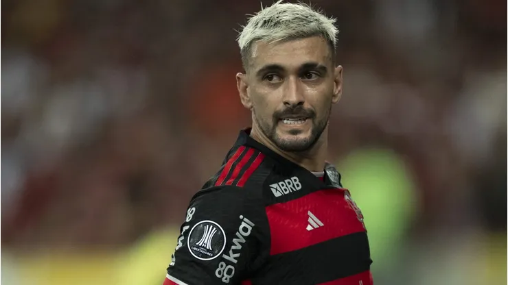 Arrascaeta tem contrato no Flamengo até dezembro de 2026
