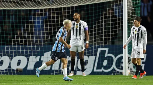 Soteldo comemora gol diante do The Strongest, no Couto Pereira. Foto: Heuler Andrey/Getty Images)