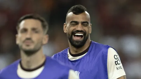 Fabrício Bruno durante aquecimento antes da partida contra o Millonarios. Zagueiro tem futuro indefinido.