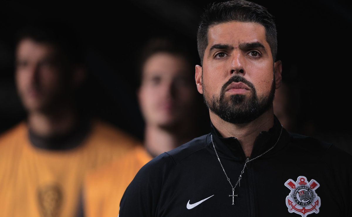 Corinthians vê melhora no ataque pós chegada de António Oliveira