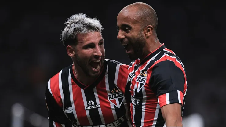 Lucas e Calleri comemorando gol no Paulistão. Foto: Ettore Chiereguini/AGIF