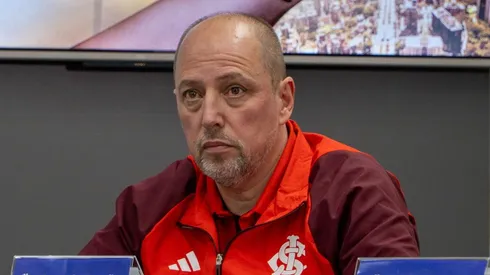 Alessandro Barcellos, presidente do Internacional, em coletiva de imprensa